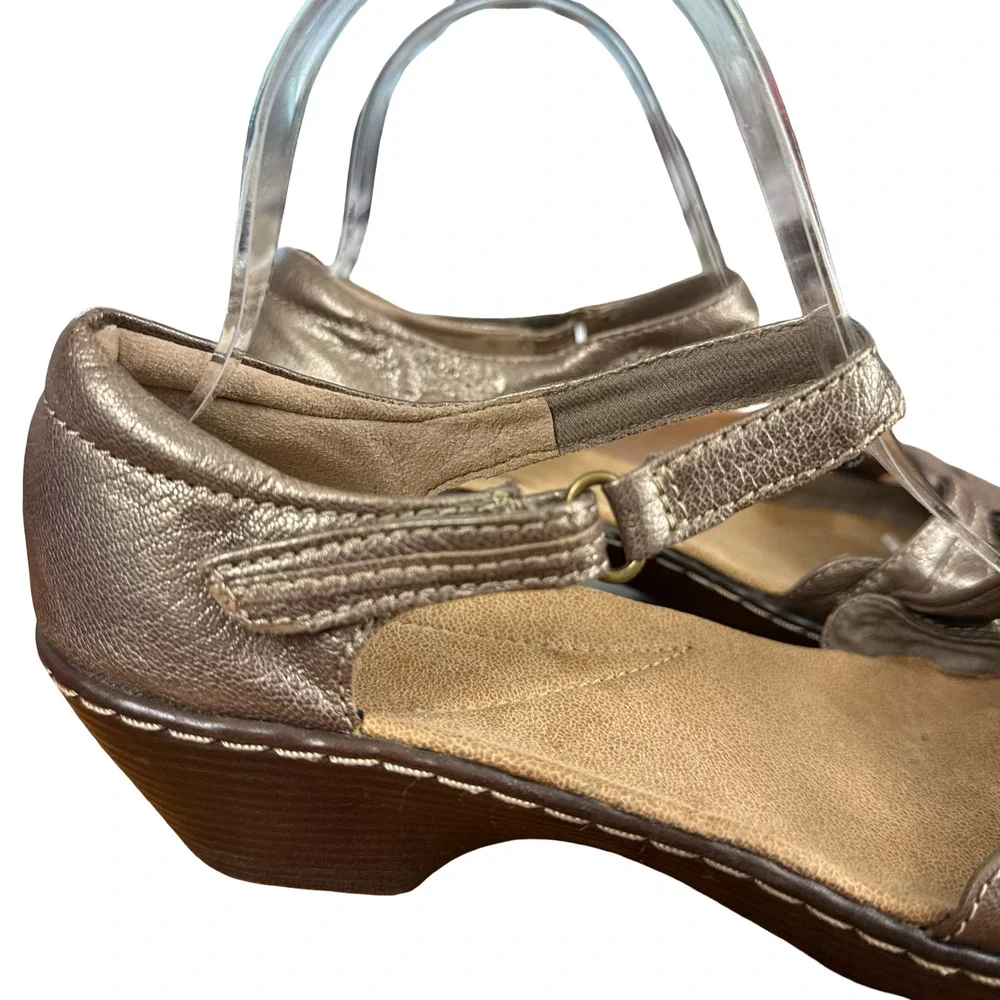 Clarks Wendy Suite Metallic Bronze Leather Ankle Strap Low Heels Shoes Sandals 9